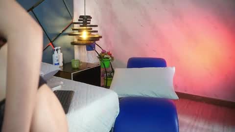 ammy durand online show from 04/29/26, 07:20
