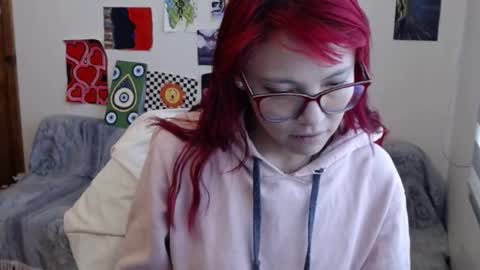 yisel online show from 09/19/25, 06:08