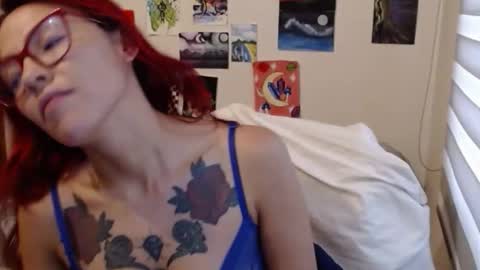 yisel online show from 10/06/25, 09:23