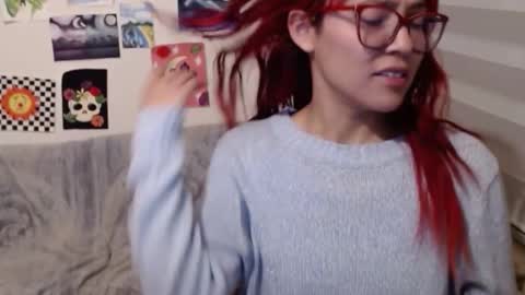 yisel online show from 10/15/25, 12:00