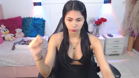 ammyy_wood_ online show from 10/25/25, 04:09