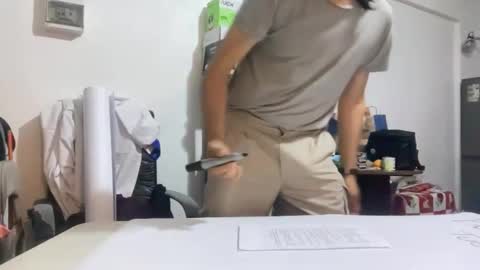 Snapshot of amo_s chatting on 10/28/25, 12:58 amo_s online show from 10/28/25, 12:58