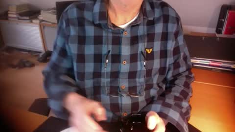 Snapshot of amor2200 chatting on 02/06/26, 10:29 Amor2200 online show from 02/06/26, 10:29