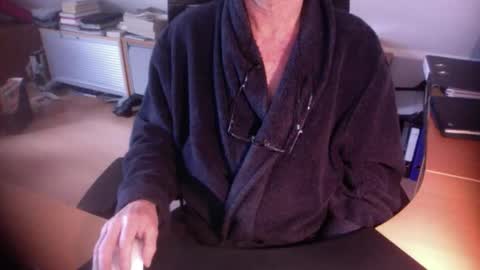 Snapshot of amor2200 chatting on 02/08/26, 01:03 Amor2200 online show from 02/08/26, 01:03