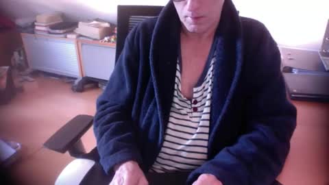 Snapshot of amor2200 chatting on 02/15/26, 11:08 Amor2200 online show from 02/15/26, 11:08