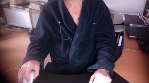 Snapshot of amor2200 chatting on 02/20/26, 10:49 Amor2200 online show from 02/20/26, 10:49