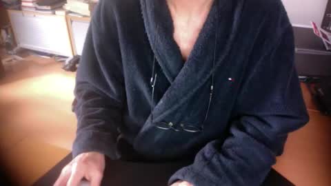 Snapshot of amor2200 chatting on 02/21/26, 10:05 Amor2200 online show from 02/21/26, 10:05