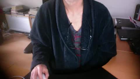 Snapshot of amor2200 chatting on 02/22/26, 10:25 Amor2200 online show from 02/22/26, 10:25