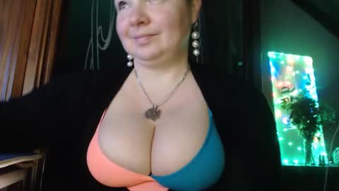 Snapshot of amorelara chatting on 12/10/24, 05:50 amorelara online show from 12/10/24, 05:50