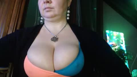 Snapshot of amorelara chatting on 12/10/24, 08:51 amorelara online show from 12/10/24, 08:51