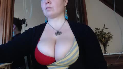 Snapshot of amorelara chatting on 02/15/25, 08:33 amorelara online show from 02/15/25, 08:33