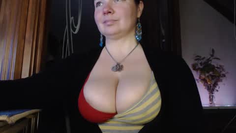 Snapshot of amorelara chatting on 03/03/25, 04:14 amorelara online show from 03/03/25, 04:14