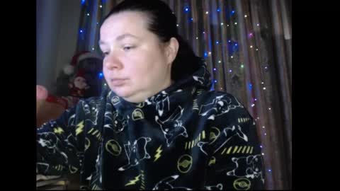 amorelara online show from 12/15/25, 06:17