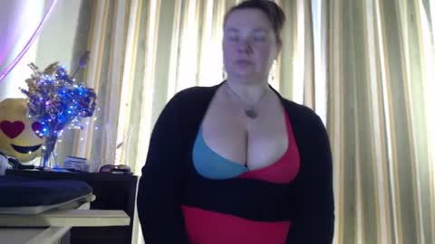 Snapshot of amorelara chatting on 06/15/26, 05:31 amorelara online show from 06/15/26, 05:31