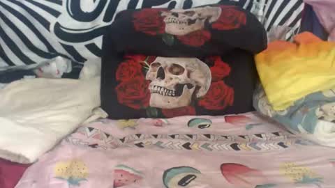 Amuy online show from 10/29/25, 06:15