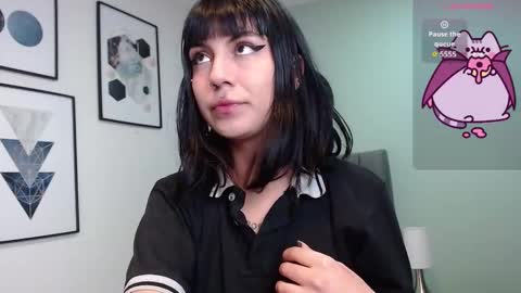 Amy 3 online show from 11/13/25, 04:44