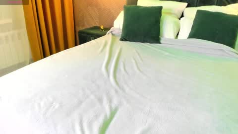 AmyGMT 2 Mon-Sun  0300am-0900am  online show from 04/20/26, 09:23