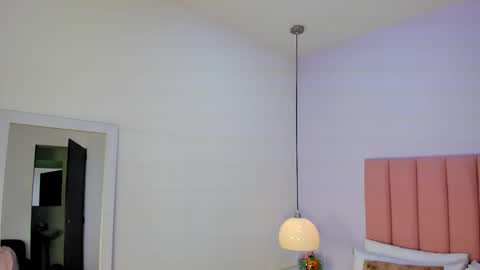 Aleja   online show from 11/09/25, 03:05