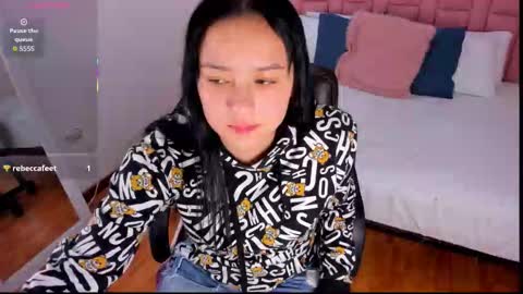 Aleja   online show from 12/15/25, 01:32