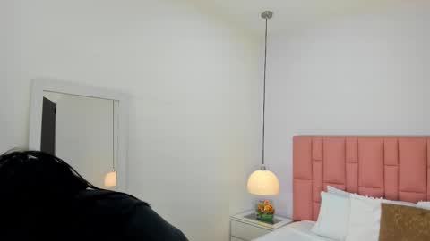 Aleja   online show from 12/23/25, 03:04