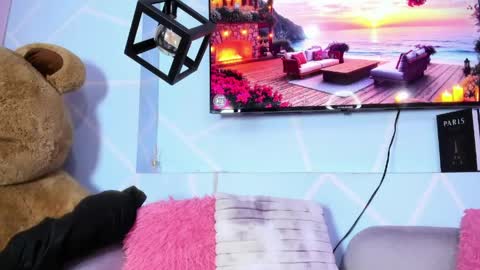 Emy Noa  online show from 04/01/26, 12:55