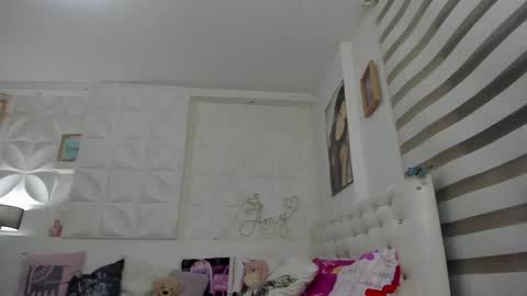 Amy Caroland online show from 10/27/25, 12:04