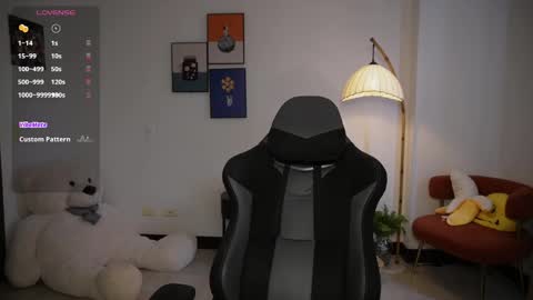 Daniela M online show from 02/11/25, 04:35