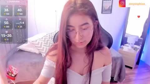 Amy sophia 3 online show from 02/26/25, 06:00