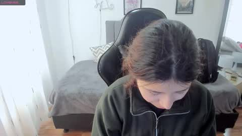 Amy sophia 3 online show from 10/01/25, 12:22