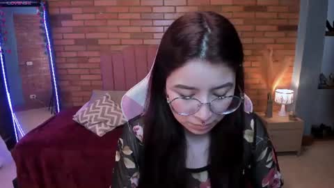 Snapshot of amy_sophiaa chatting on 06/17/26, 11:34 Amy sophia 3 online show from 06/17/26, 11:34