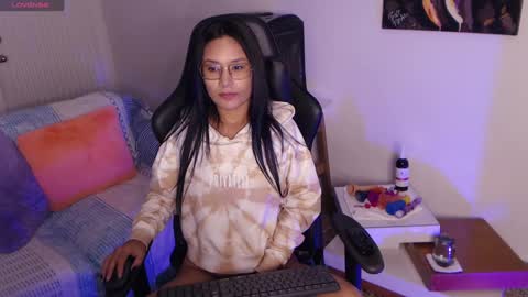 Snapshot of amy_stiward chatting on 12/06/24, 02:24 Mia Cristancho online show from 12/06/24, 02:24