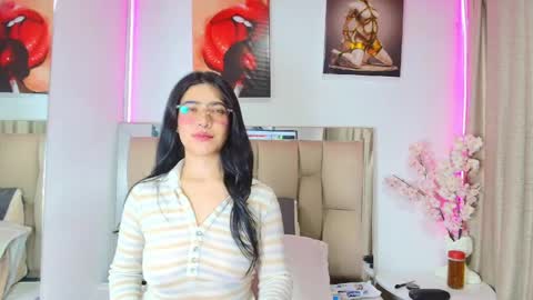 Snapshot of amy_swann chatting on 04/22/26, 11:34 Amy online show from 04/22/26, 11:34