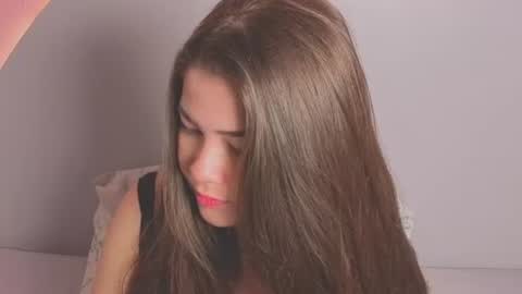 Snapshot of amy_vans_ chatting on 06/10/26, 09:35 Amy nickname Kirby online show from 06/10/26, 09:35