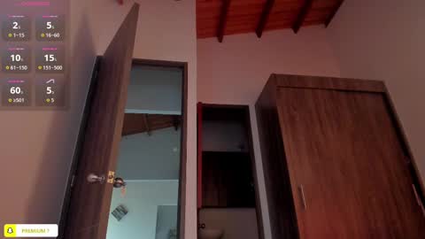 Snapshot of amyharlow_ chatting on 10/17/25, 01:35 Jenn  online show from 10/17/25, 01:35