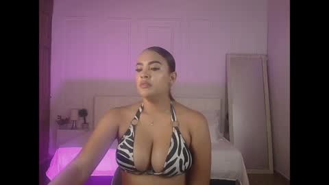 Snapshot of amyjohnsonn chatting on 04/24/26, 04:37 amyjohnsonn online show from 04/24/26, 04:37