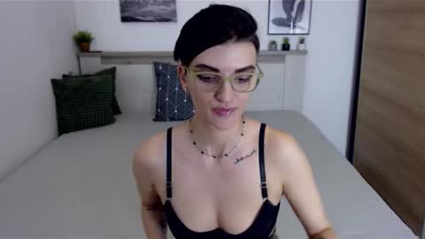 Snapshot of amylexy chatting on 12/12/24, 12:55 Hi there guys My pleasure in your hands pvt is open online show from 12/12/24, 12:55