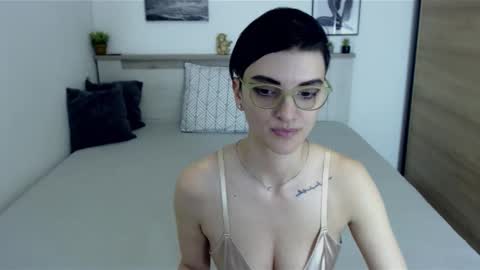 Snapshot of amylexy chatting on 01/13/25, 11:19 Hi there guys My pleasure in your hands pvt is open online show from 01/13/25, 11:19
