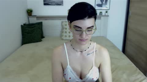 Snapshot of amylexy chatting on 03/08/25, 01:14 Hi there guys My pleasure in your hands pvt is open online show from 03/08/25, 01:14