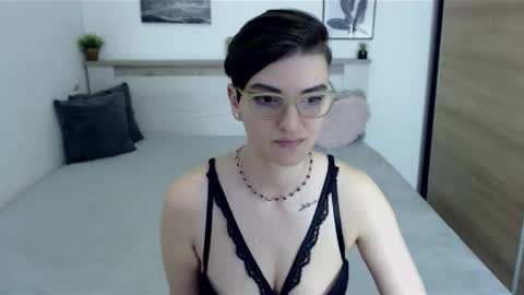 Snapshot of amylexy chatting on 04/08/26, 07:08 Hi there guys My pleasure in your hands pvt is open online show from 04/08/26, 07:08