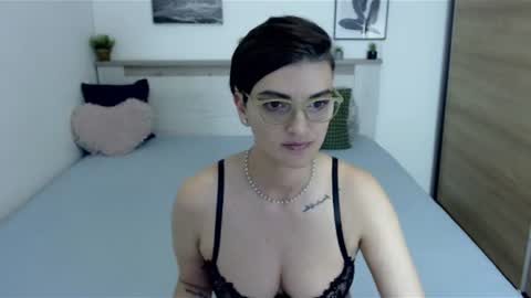 Snapshot of amylexy chatting on 07/12/26, 08:11 Hi there guys My pleasure in your hands pvt is open online show from 07/12/26, 08:11