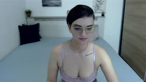 Snapshot of amylexy chatting on 07/19/26, 05:38 Hi there guys My pleasure in your hands pvt is open online show from 07/19/26, 05:38