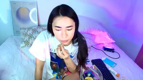 Amy ... Nice to meet u   thumb up me please its important online show from 04/06/26, 10:44