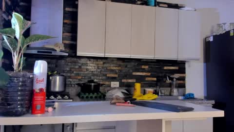 Amy online show from 04/18/26, 07:58