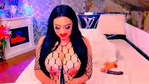 Snapshot of amyrarosera chatting on 06/18/26, 10:14 Alimoonyia online show from 06/18/26, 10:14