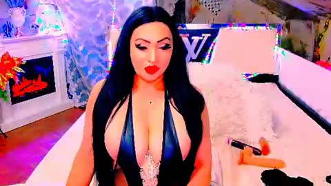 Snapshot of amyrarosera chatting on 06/22/26, 10:29 Alimoonyia online show from 06/22/26, 10:29