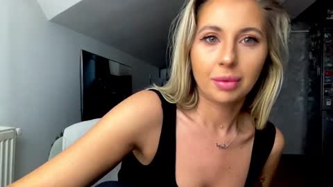 amyroberta92 online show from 01/16/26, 07:56