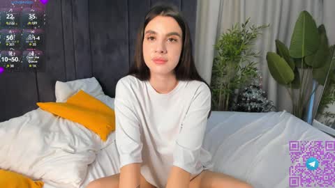 Emily online show from 01/10/25, 01:09