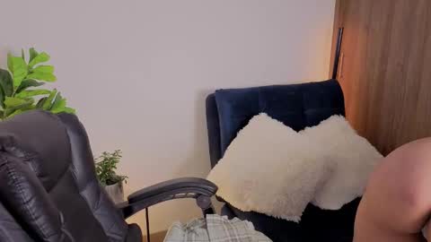 Aleja  online show from 12/01/25, 12:15