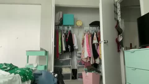 Amy Smilez online show from 05/11/26, 04:04