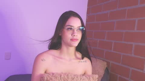 IG amyw0w   online show from 03/12/25, 09:24